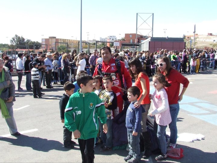 17ª IMAGEN DE LA FIESTA DE EXIBICIÓN  DEL RETIRO  BRIGADA DE SALTO DE ALICANTE