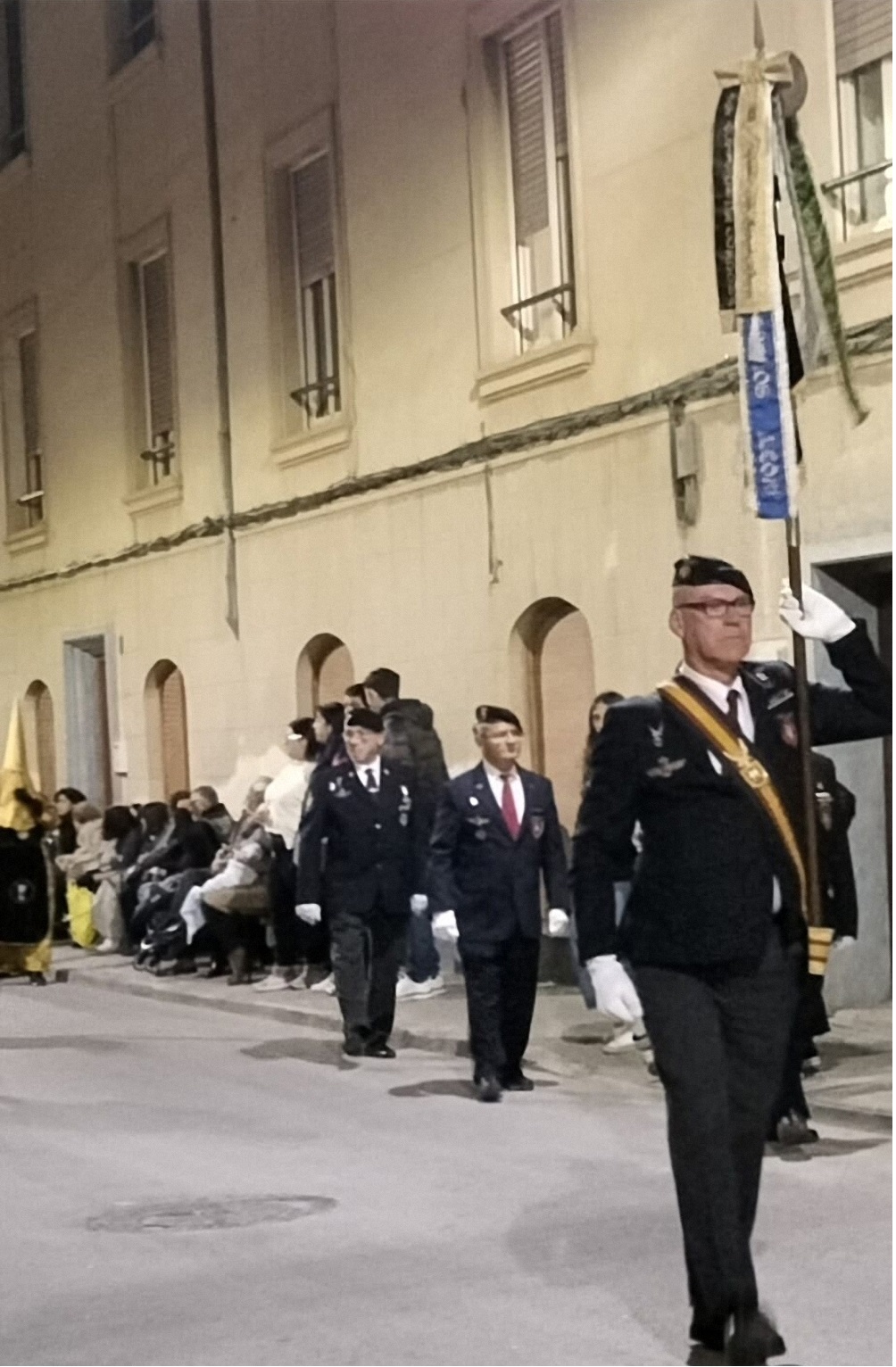 ESCOLTADO-EN-LA-PROCESION-DEL-SANTO-ENTIERRO-NOVELDA-15