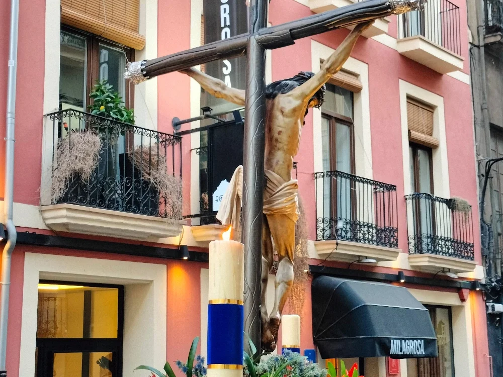 IMAGEN DEL CRISTO DE LAS ALMAS PROCESIONANDO POR ALICANTE